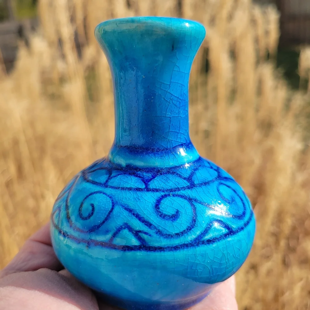 Handcrafted Blue Ceramic Vase ~ Vintage ~ Deep Turquoise Color ~ Pretty!